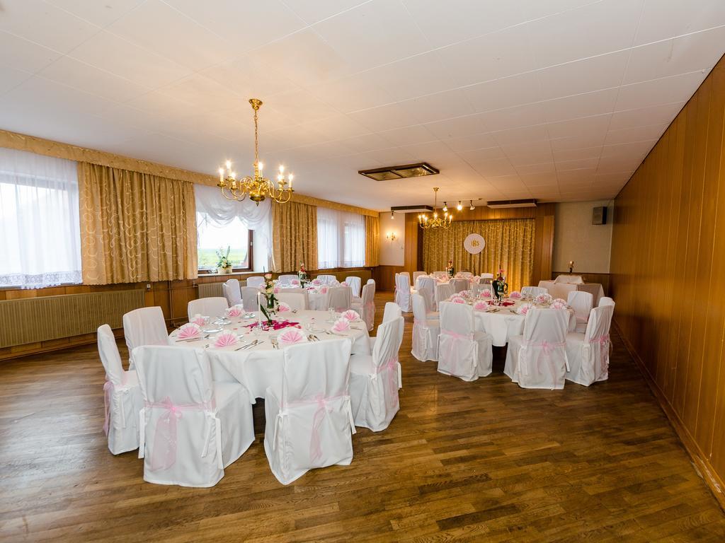 Landhotel Hamburger Hof Nettlingen Esterno foto